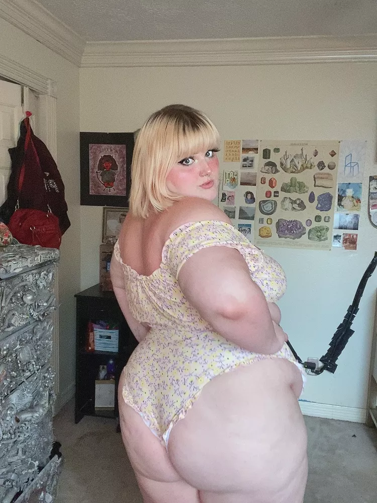 can u spank me? 🥺 posted by eslutsRus