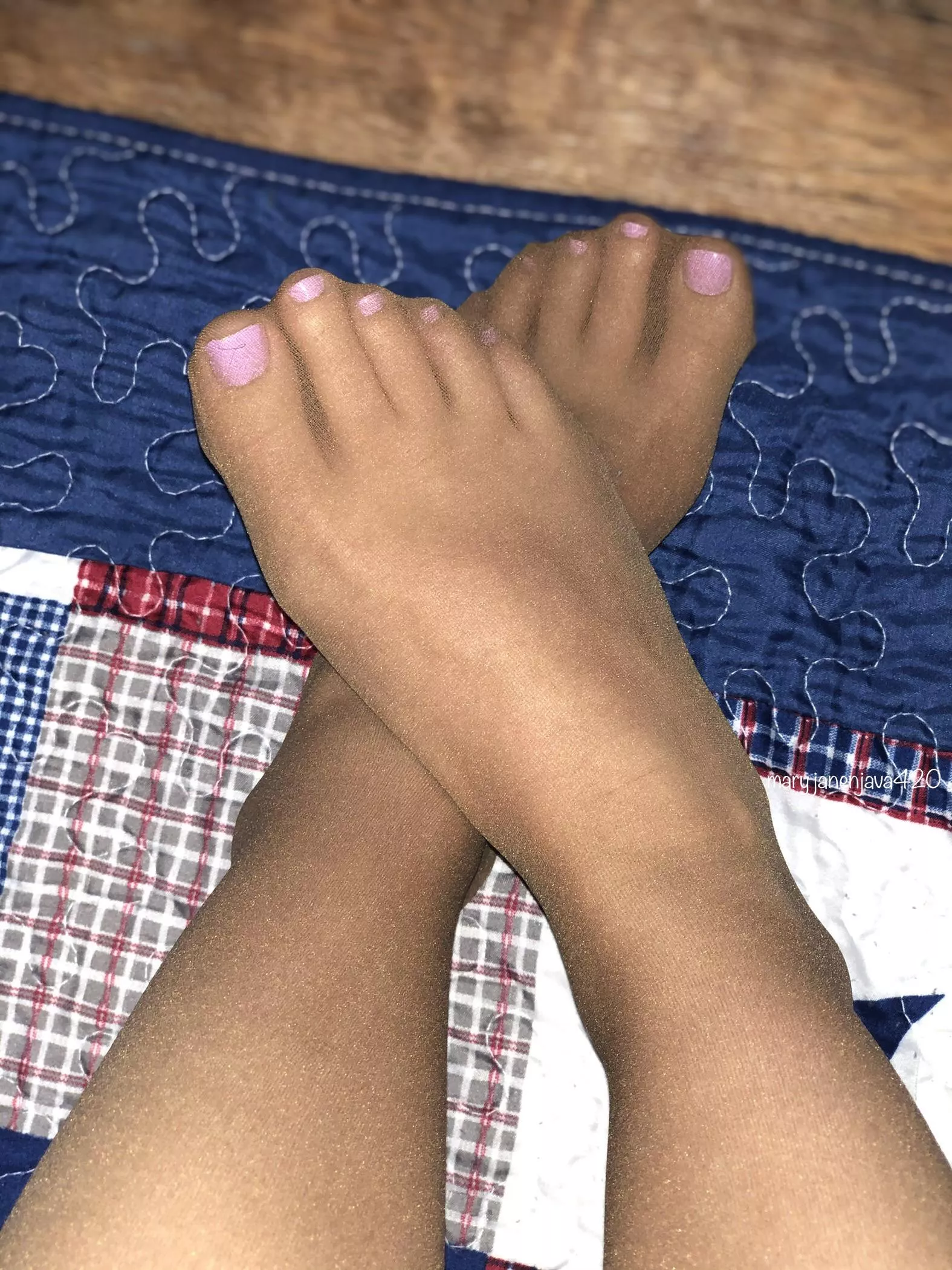 Can we admire my lilac toes in pantyhose for a second? 😍 posted by [deleted]