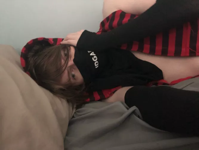 can we just lay in bed and cuddle all day? by twinkinator5000