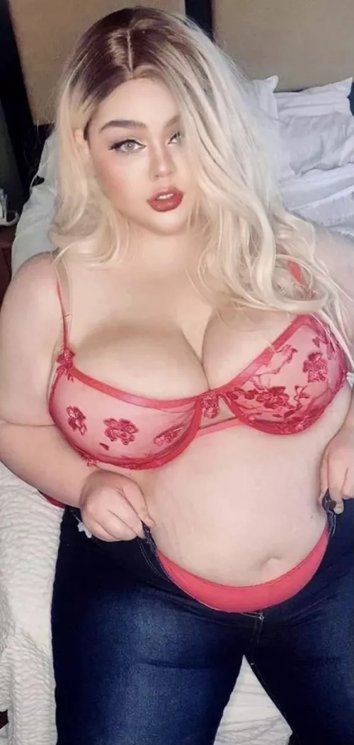 Can you believe this fit me last year? 👀 🐷 by SquishyMissyx