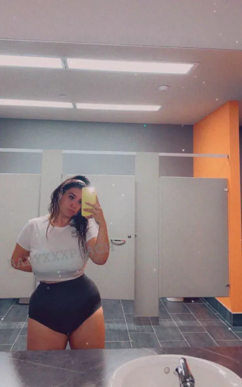 can you come spot me? by BabyxxxPeach