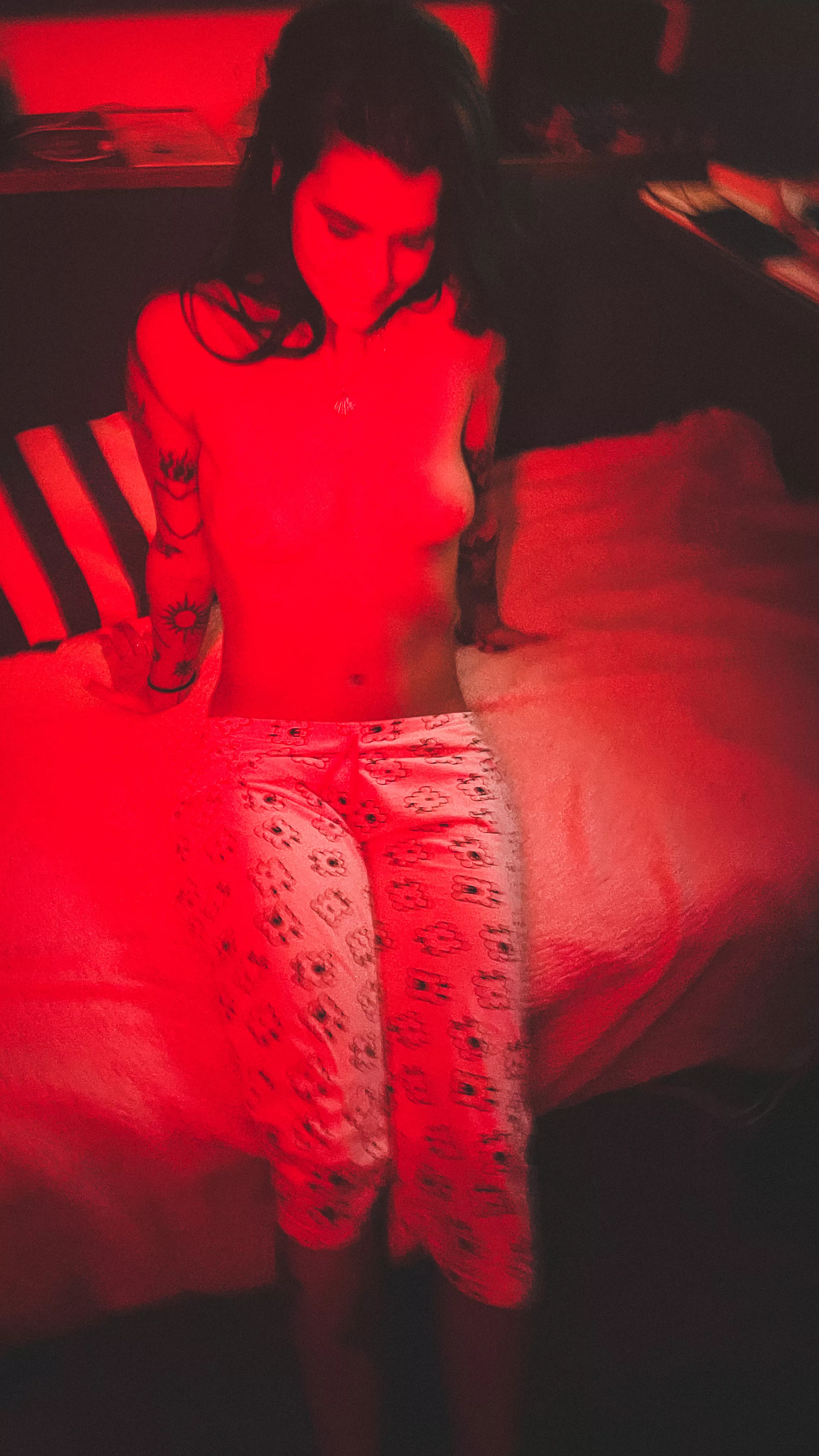 can you feel the vibe? com 🖤 posted by jujuvibezzz