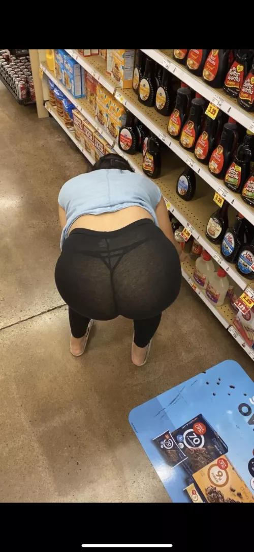 Can you (F)ind my string? 🙈😂 by SexyMamaVanessa