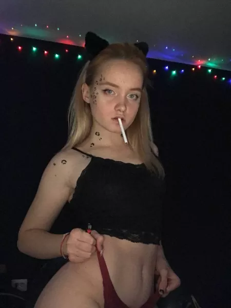 Can you give me a fire please? :) by arianna_malphy