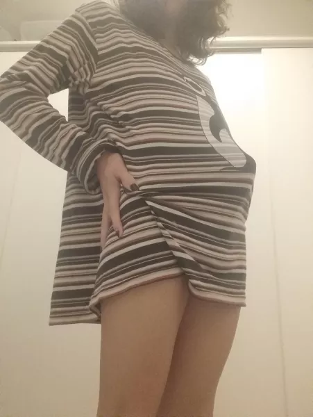 Can you guess what's under my shirt? by CutteLittleDoge