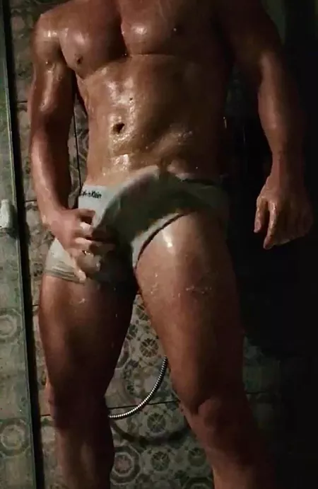 Can you guess what’s under ? by gdkgeorge