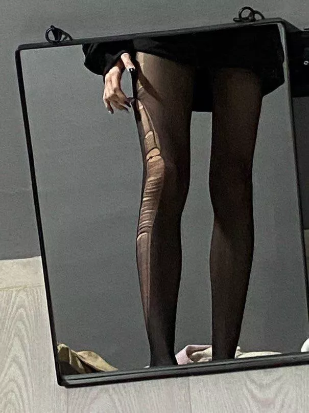 can you hear the sound of tearing fabric? posted by artistGTS