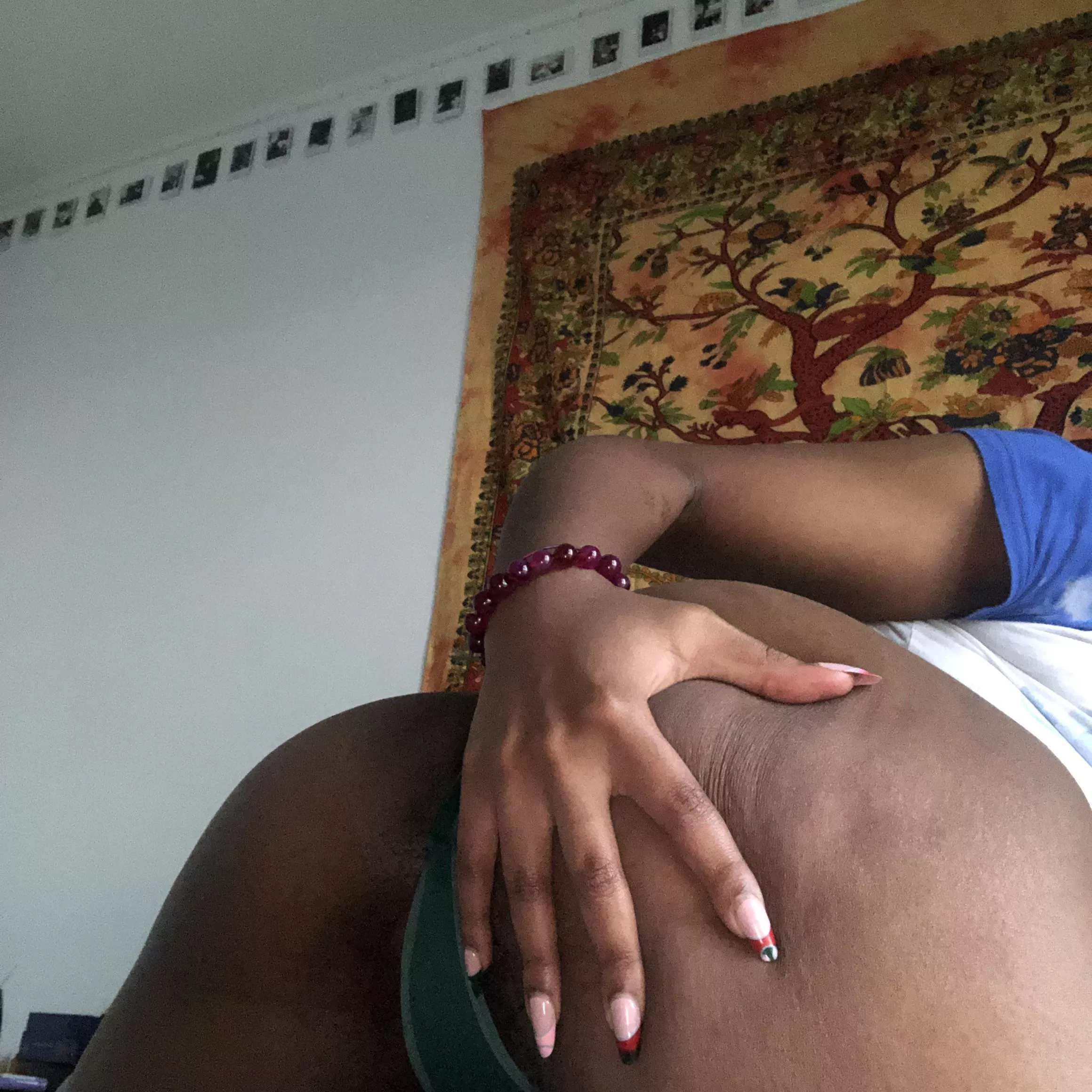 can you help me spread em? posted by princessthiiccums