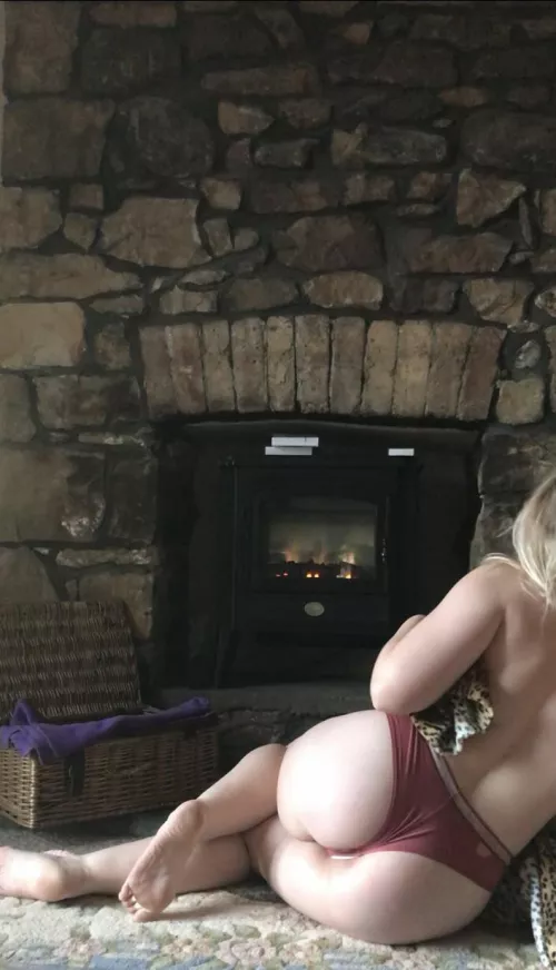 can you keep all of me warm? 🔥 by chicken_nuggs12