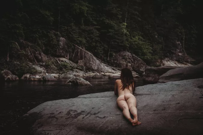 Can you lend me a hand with the sunscreen? by Fartfishes