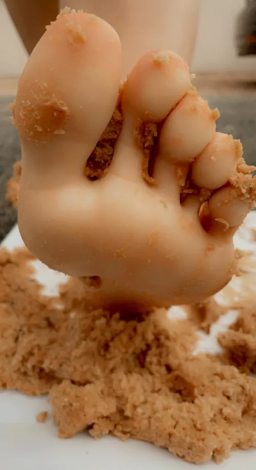 Can you lick the cake off me until I’m clean ? by missfeetandfingers