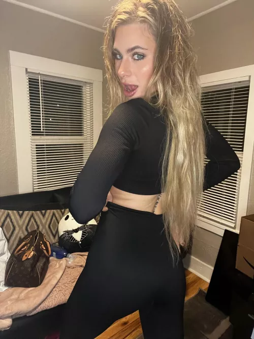 Can you pound it from the back? by bredny