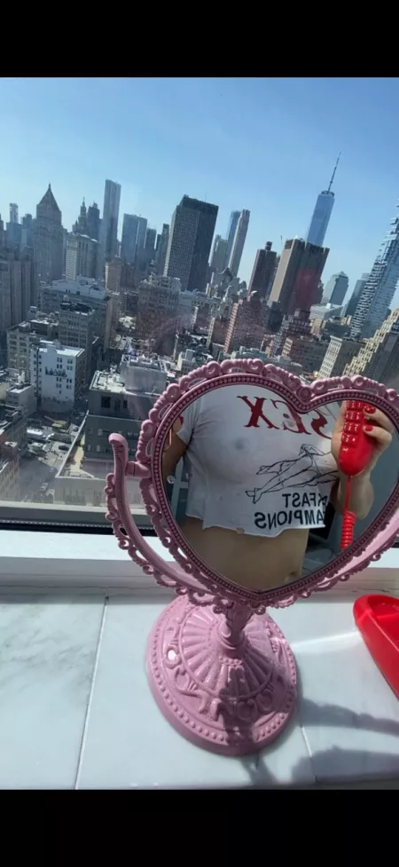 Can you spot the surprise in this pic? by aussierachelnyc