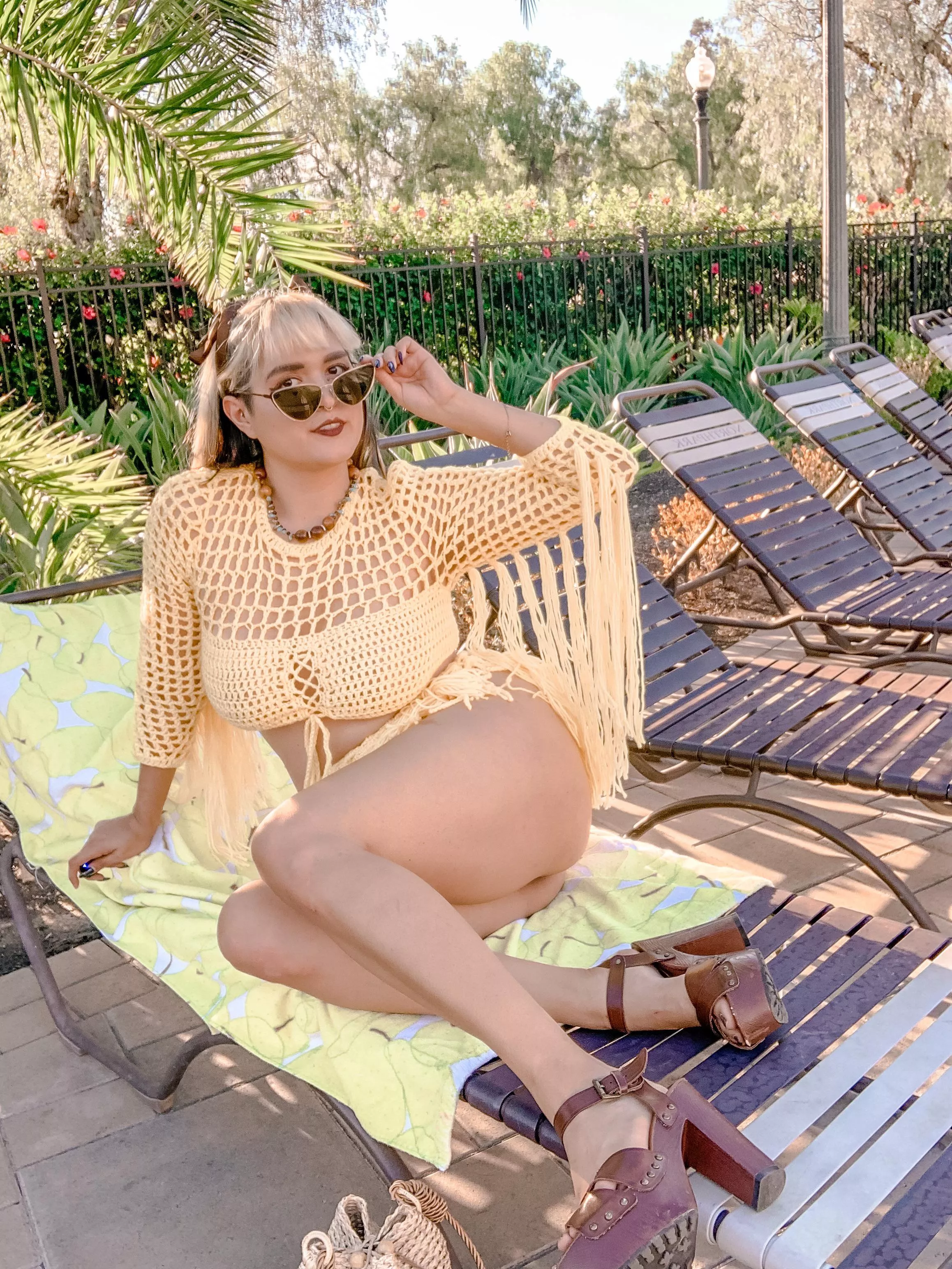 Can you spread Lotion all over my long long legs as we soak in the sun ( =ノωヽ=) posted by kawaiiqueerdo_