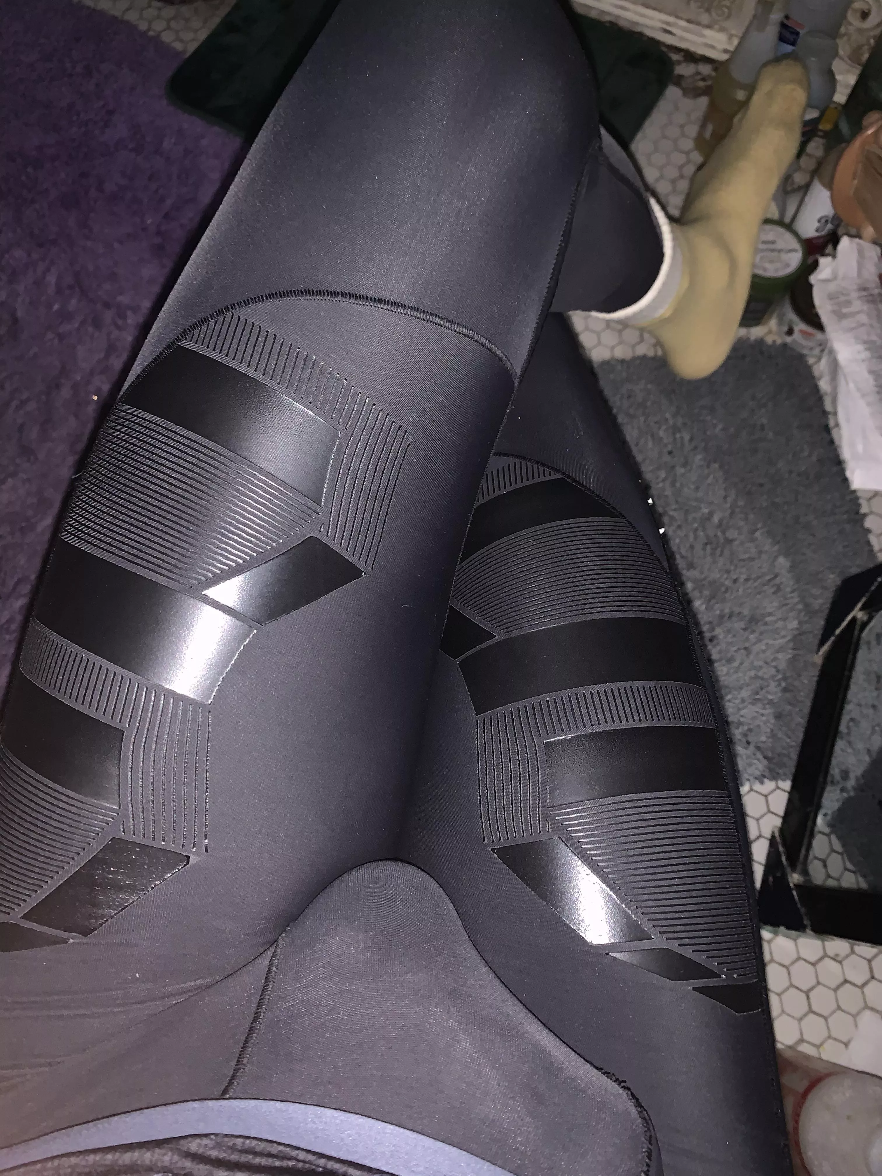 Can you tell how much I love wearing spandex? I just love how these leggings feel sooo smooth against my legs. posted by adgvsrvbhhf24324
