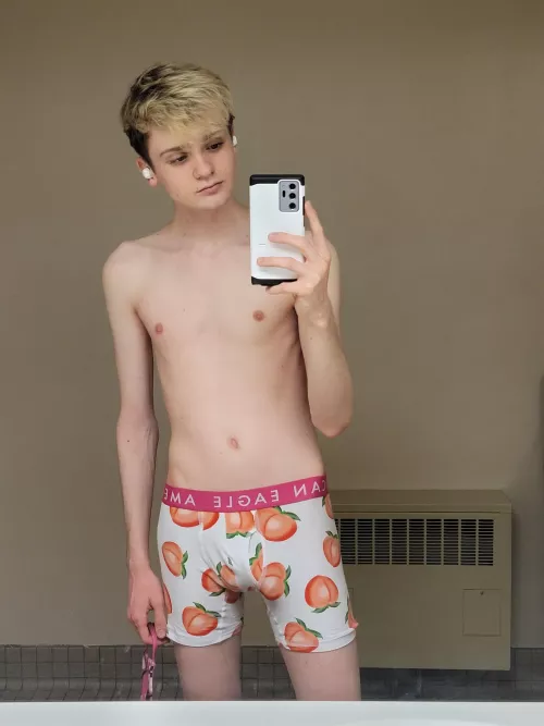 can you tell I like peaches? by Ryansnow2552