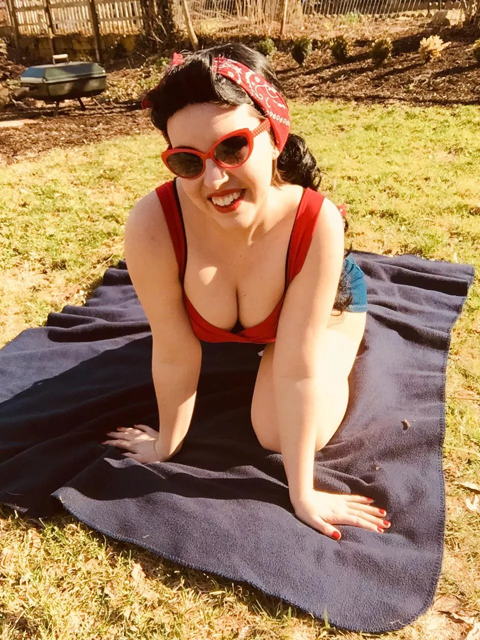 Can you tell it’s 30 degrees? 😅 posted by Rogue_Rosie_Pinup