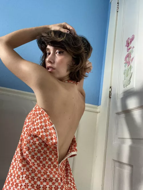 Can you zip me up? by beadlet