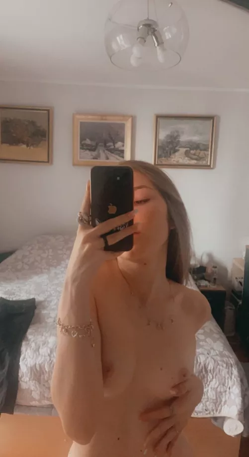 Canceled meetings means extra time to take dirty pictures for Reddit 😜 by VenusBetz