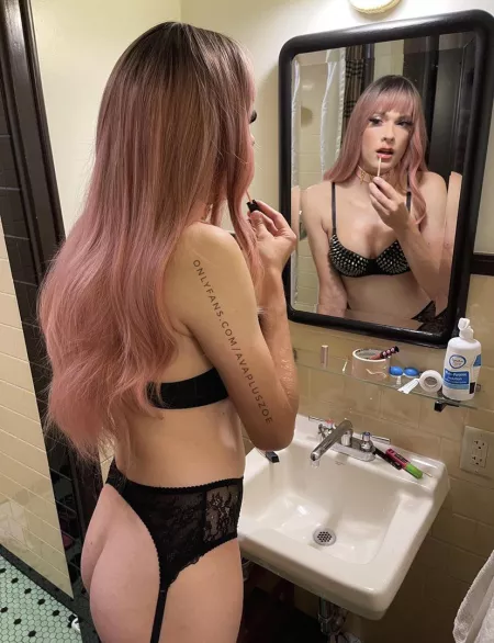 can’t be wild without some cute gloss 💖💄 by Ava-Zoe