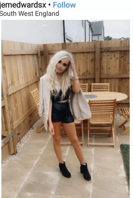 Can't beat a gorgeous small blonde by Englishgenttleman