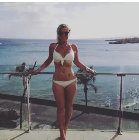 Can’t beat the aqua blue sea. Oh and the big boobs in a white bikini🔥 by Duchessoffilth