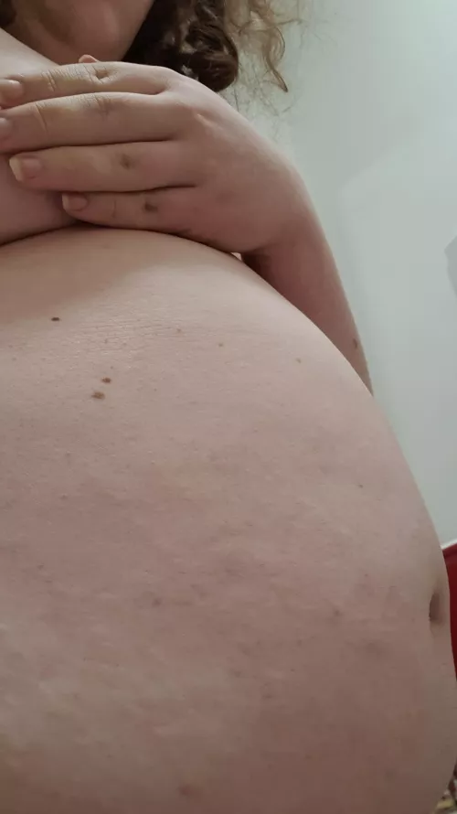 Can't believe it's been 2 years since I started gaining and over 100lbs later I got a proper belly 😳 by ChubbyXCX