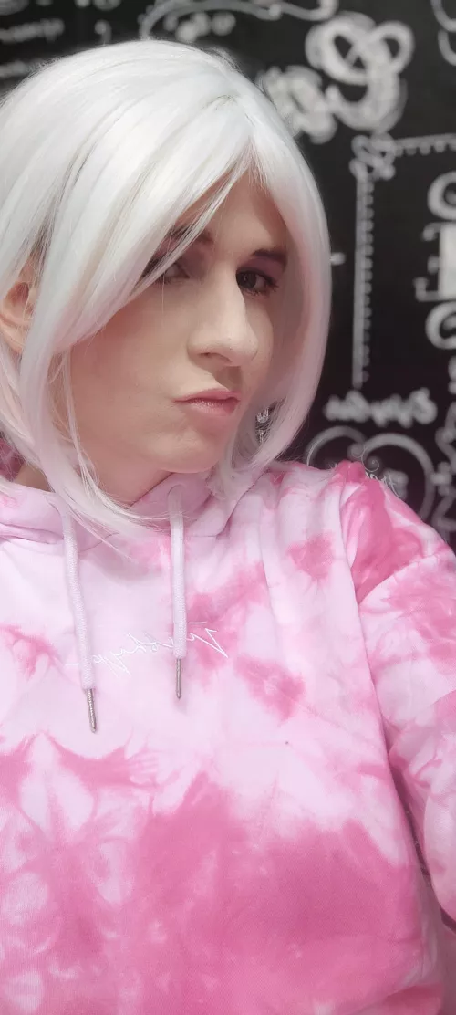 Can't believe we can't post videos on here that kills Alot of fun anyway back to trying be sweet And innocent waiting for some python's be fed! At 4 in the morning!!xx by Ok_Conference1952