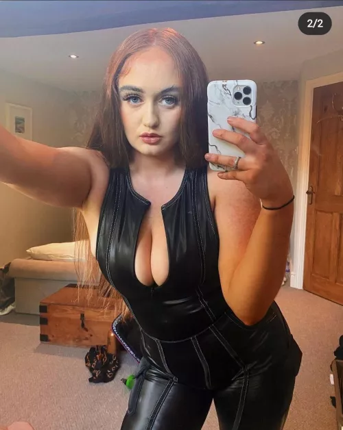 Cant help but look by FerretImmediate6324