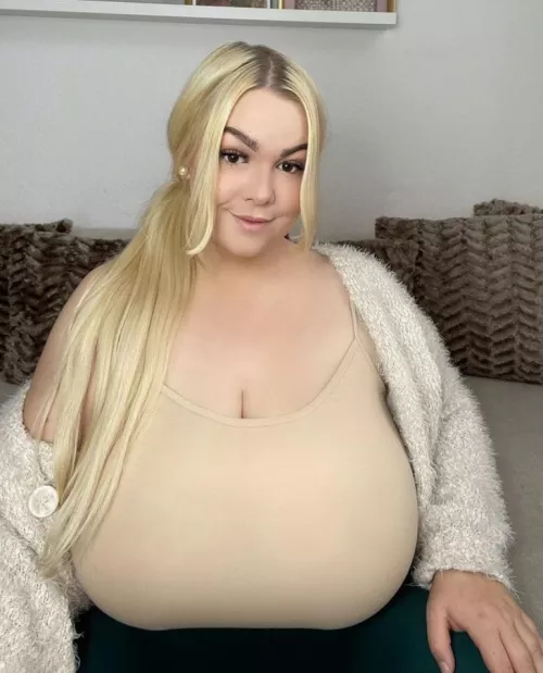 Can't hide when your whole torso is boobs by jdevo91