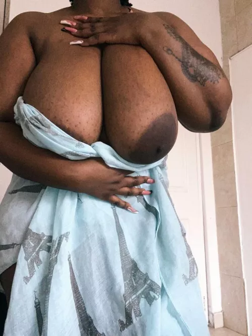 Can't keep these hidden by Milkshake_samme