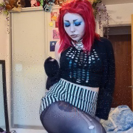 Cant last 5 seconds without ruoning my tights 🤣 by skyZpie