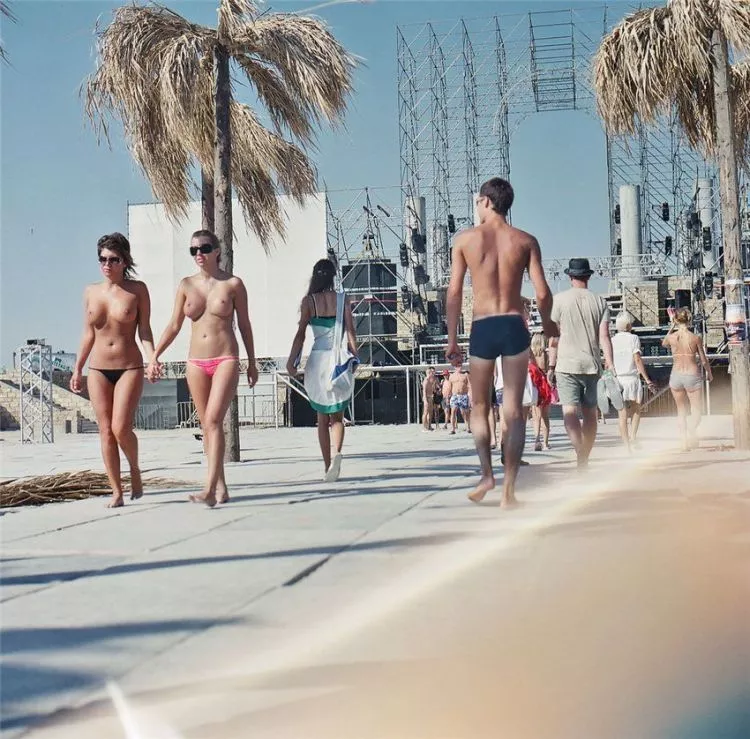 can't resist but look posted by [deleted]