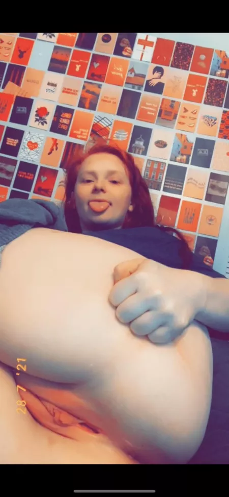 cant see past my bump anymore, could you shave my bush for me? by Redheaded_babyy