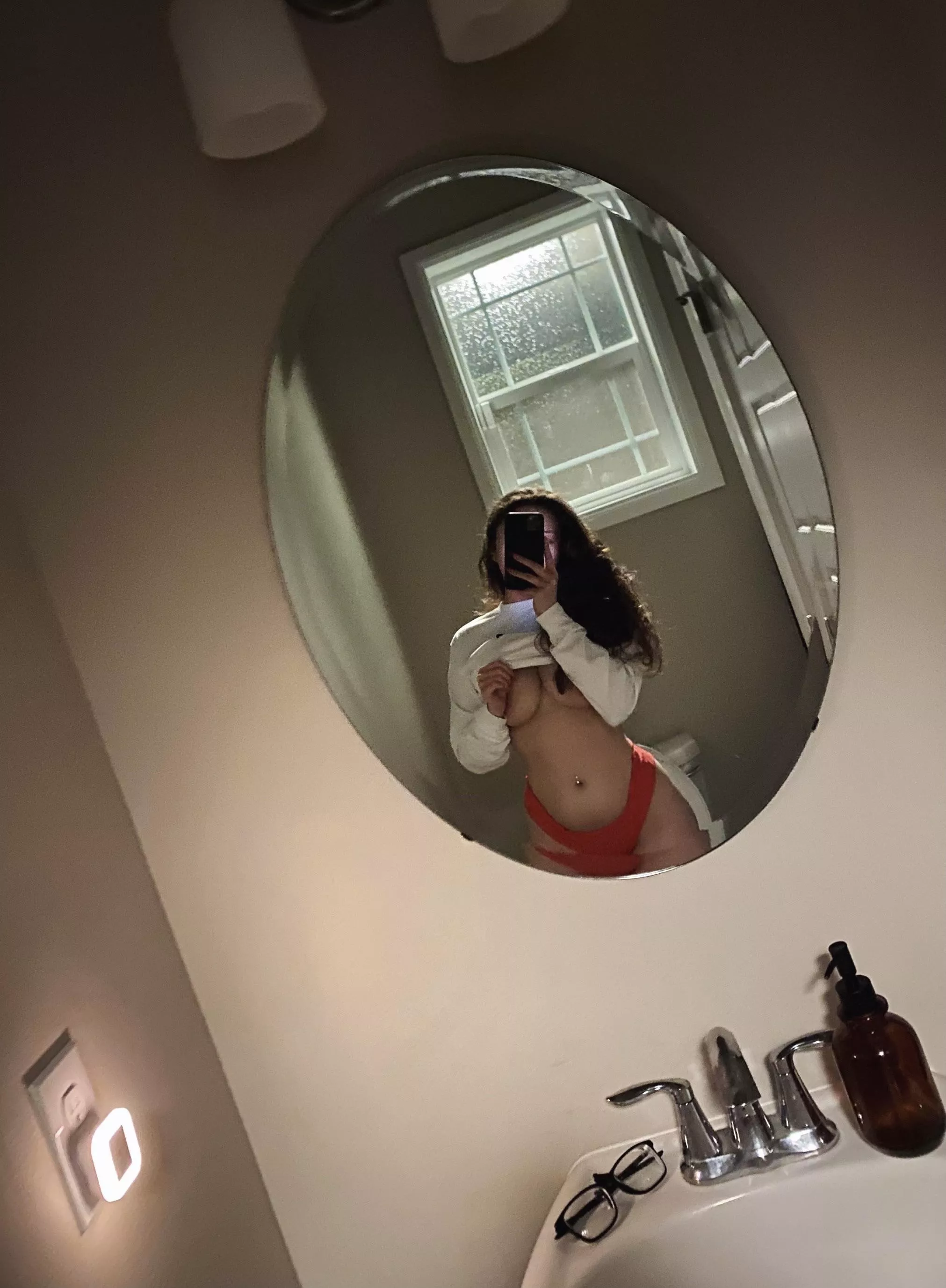 can’t sleep 🥺 posted by slim333sita