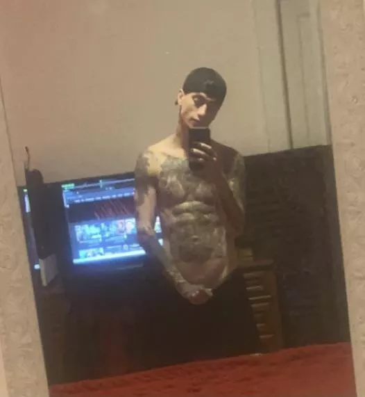 can’t sleep 😩 who else is up 🍆 posted by Nilo_Frost