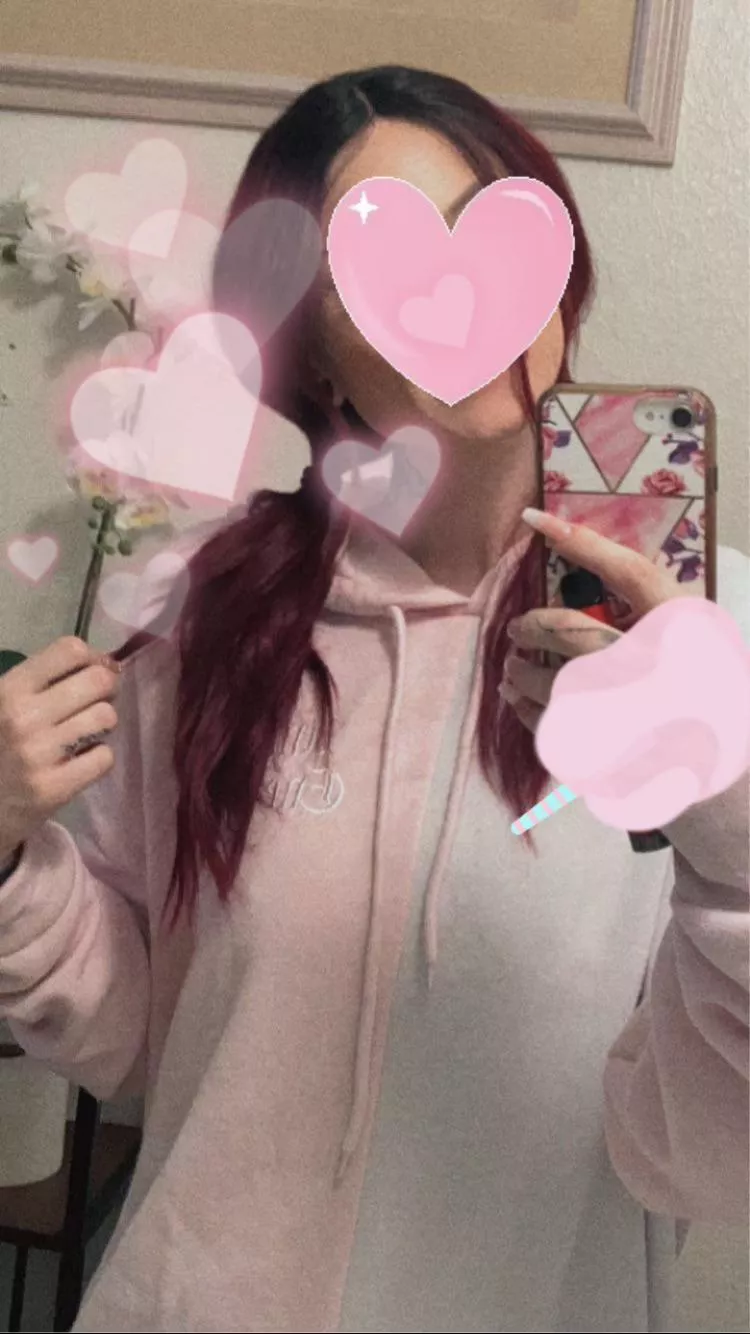 Can’t slwepp, any body wanna chat? 💗🥺 posted by Littlehazzie