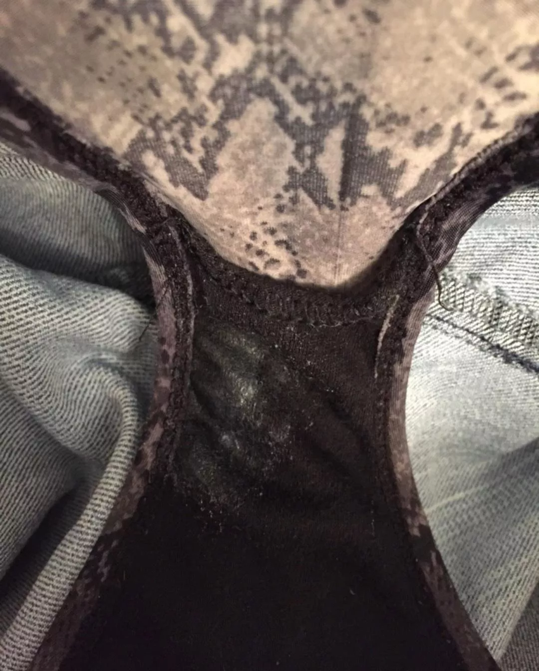 Cant stop sniffing and jerking. Anyone wanna discuss some dirty stuff?? posted by ChocolateOk3459