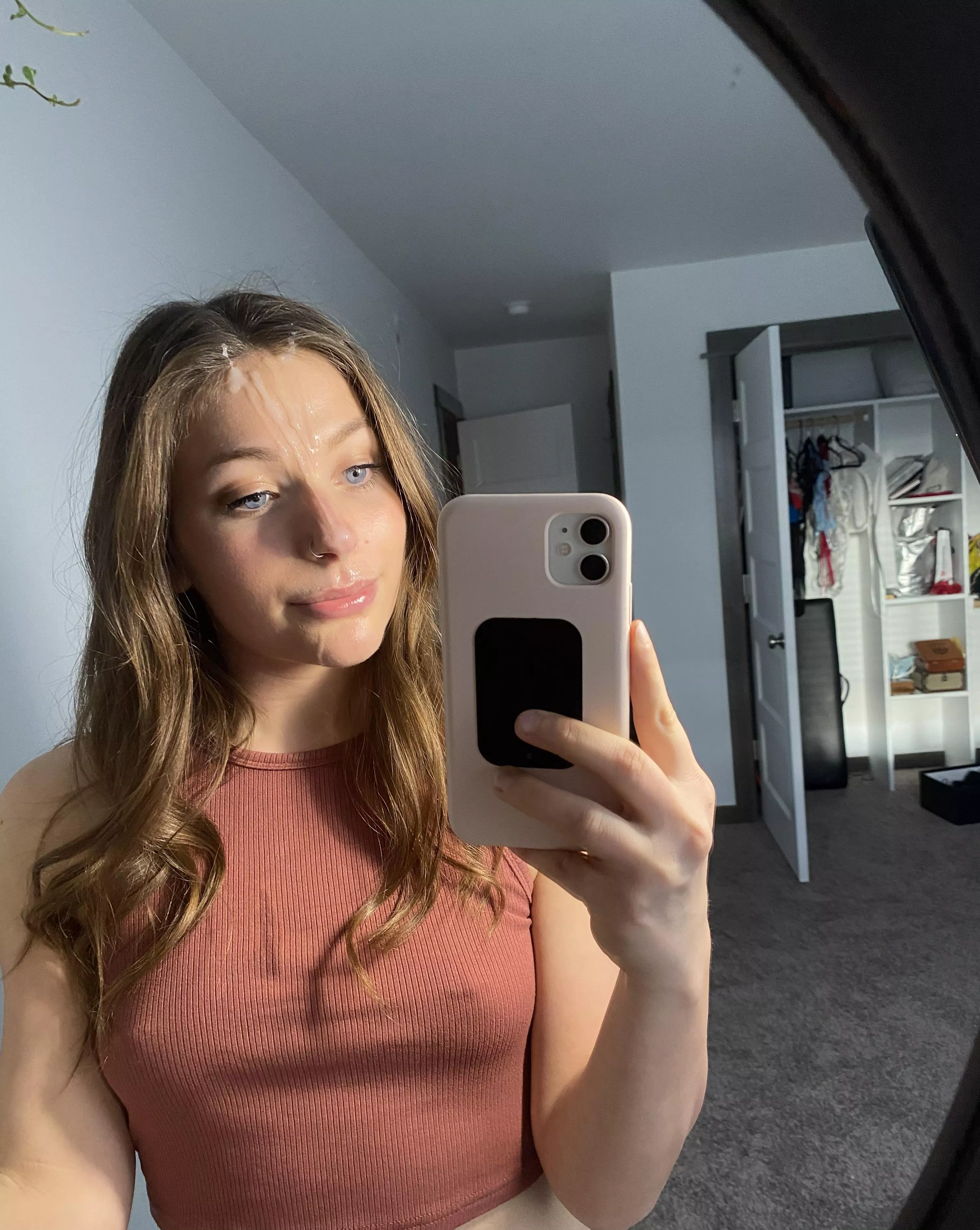 Can’t tell if I like the lighting or cum more? posted by jessnjamez