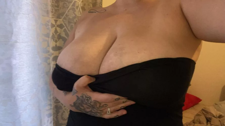 Can’t wait for daddy to get home so he can cum all over my fat titties 🥰 by stonercouple99