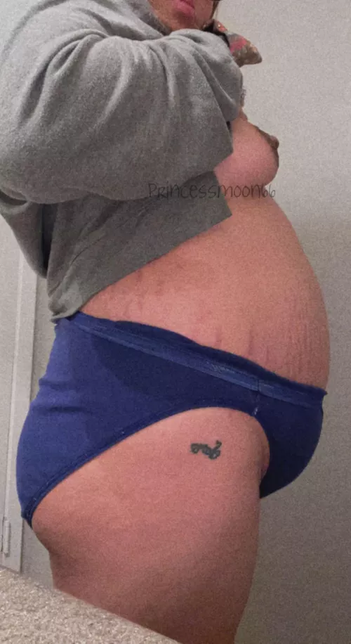 🤰🏻 can’t wait to see how big I’ll get by Milkymooon66