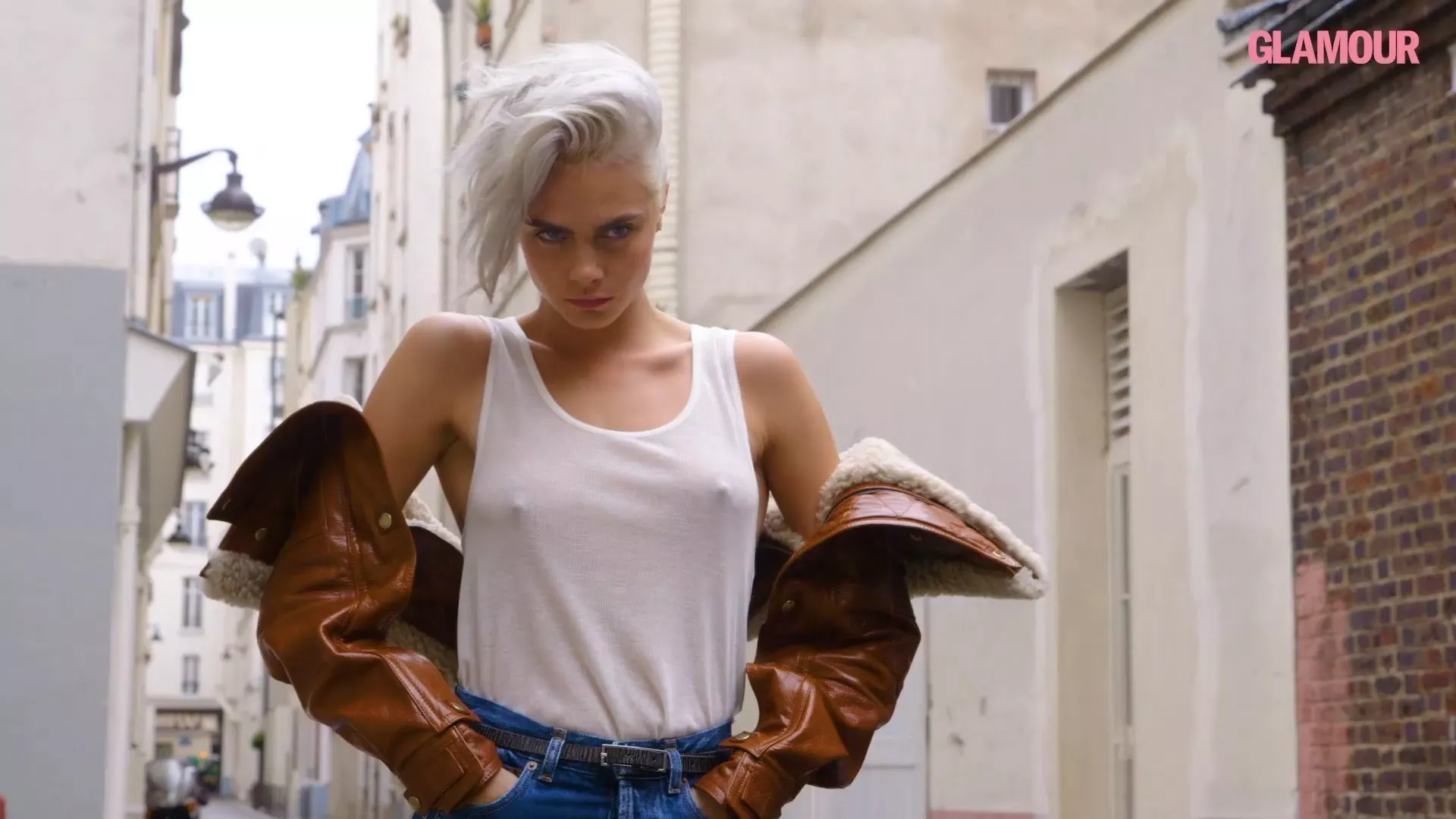 Cara Delevingne posted by curiousbowling