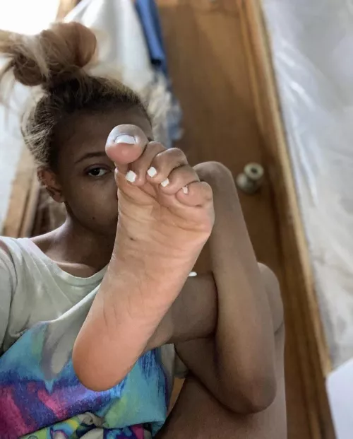 Care for my feet for me by Vvaprz