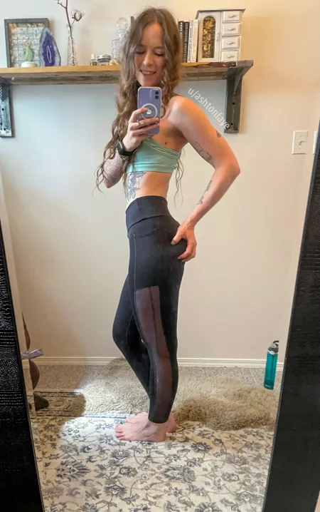 Care to lend a hand? by ashtonfaye