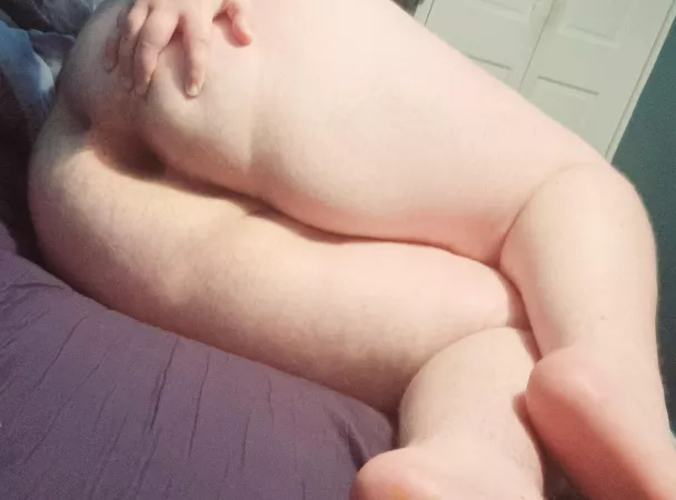 Care to take a peek? by Bottomboi_hehe