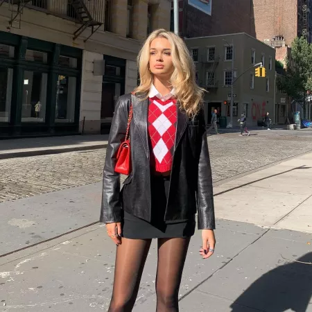 Carolina V. Marie by BOOOOOOOBIES