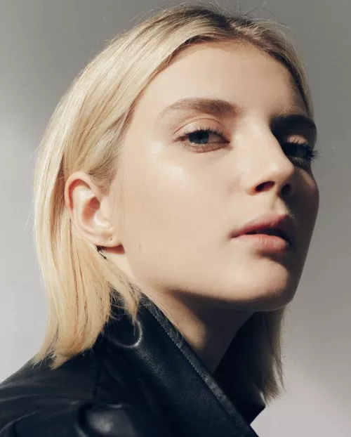 Caroline Goeckel by bobbyUP-MKII