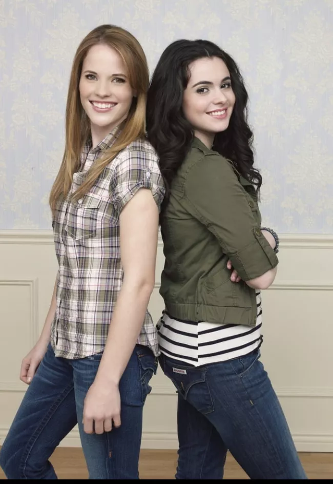 Casual babes posted by Chaturbater1