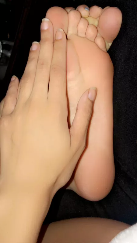 Casual sole pic on the couch with my roommates 😂👣 by vipereden