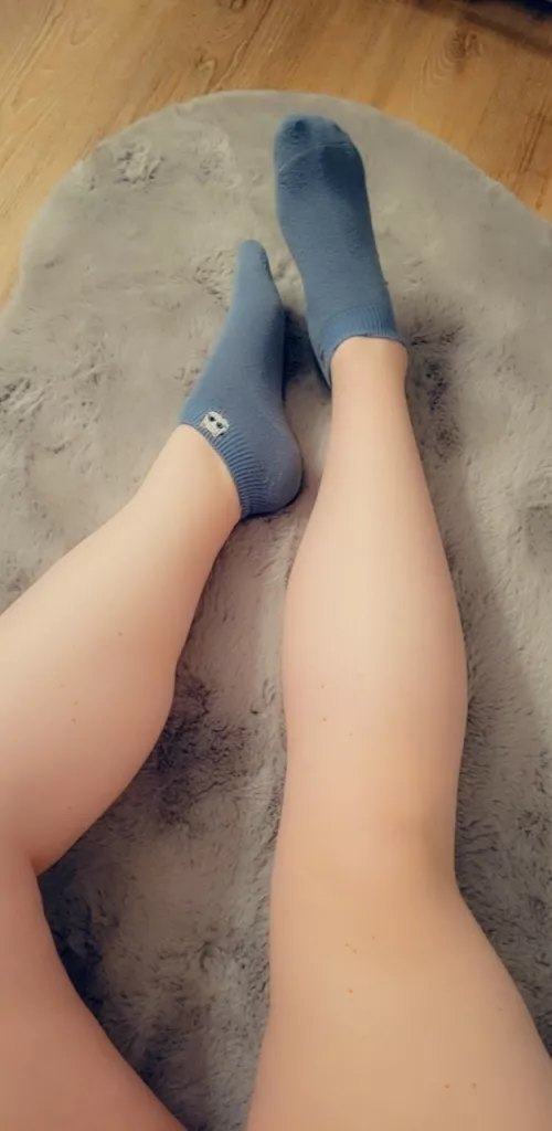 Cat girl with sock fetish here... these feel so nice 😳 by foxxcii
